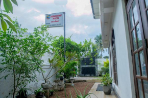 Sunshine Hotel